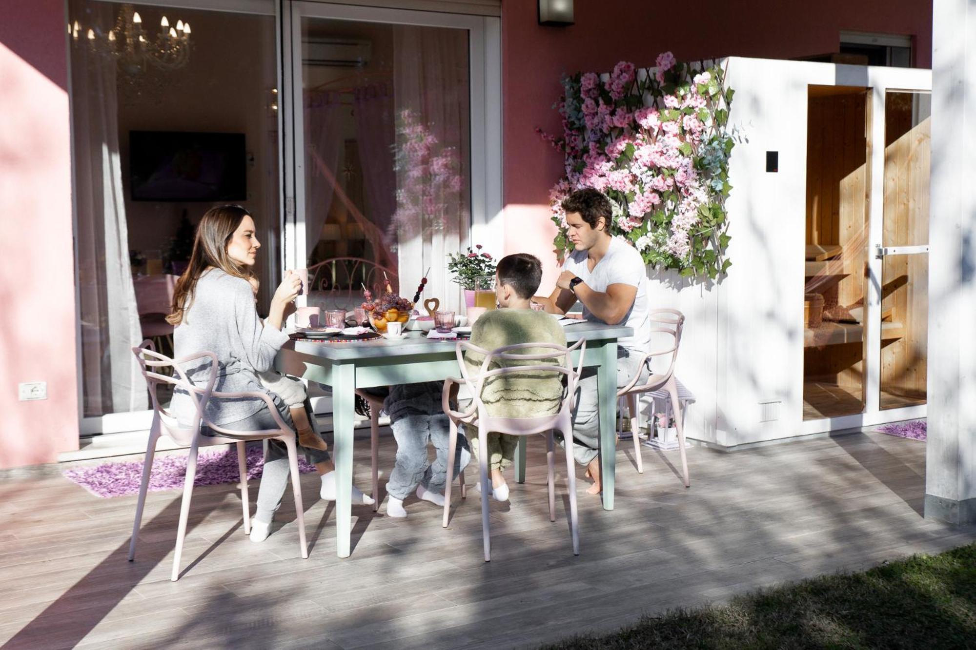 Villetta Tinmar Barbie House Verona Exterior photo